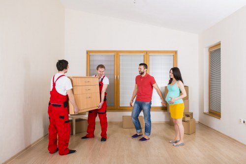 Moving van transport for residential and commercial customers in France