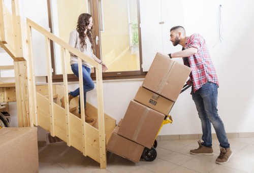 Local moving team navigating access challenges in a French city